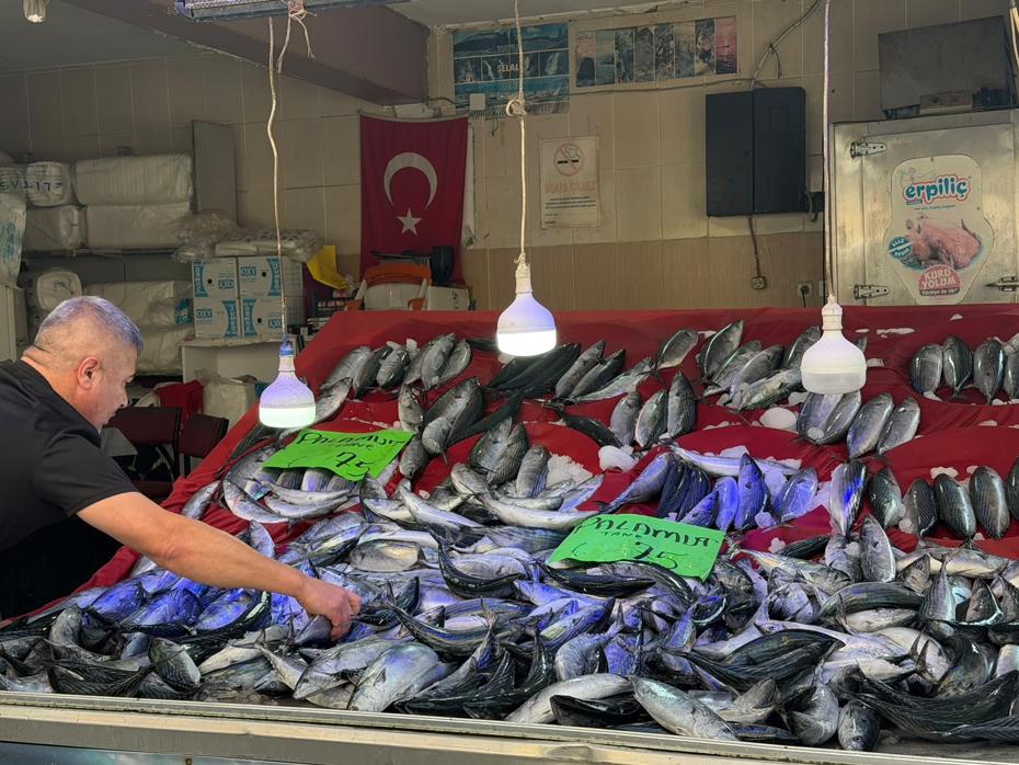 Tezgahlar Bereketli, Fiyatlar Düştü ve Vatandaşlar Yüz Güldü