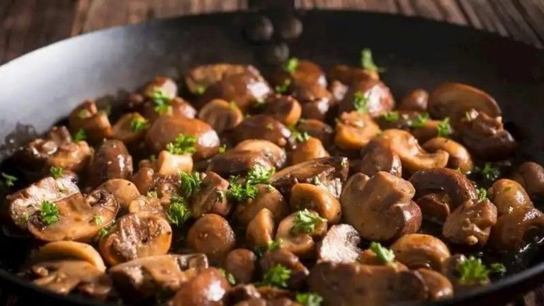 Mantarların Besin Değeri: Mantarlarda Kaç Kalori Vardır?  Kültür mantarlarının besin değerleri…