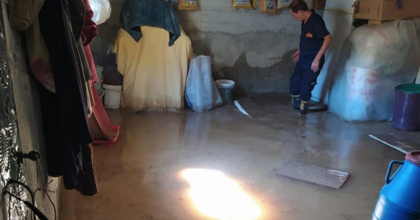 Van'da şiddetli yağış su baskınlarına neden oldu