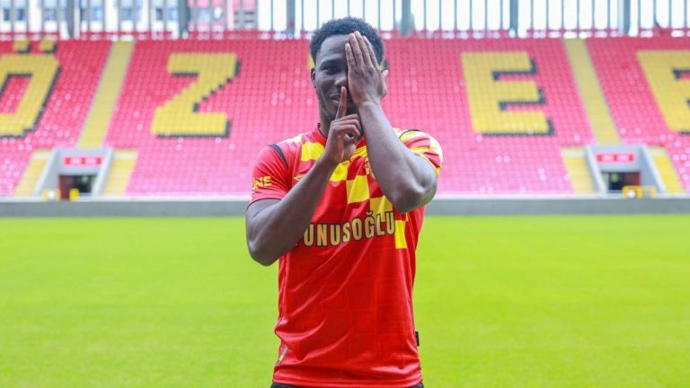Göztepe’de oynanan Adana Demirspor maçında sakatlanan Datro Fofana’dan kötü haber
