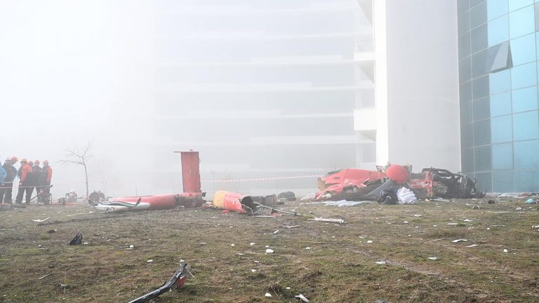 Helikopter ambulans kazasında 2 müfettiş görevlendirildi