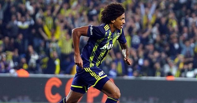 Fenerbahce’den eski yıldız Luiz Gustavo’yu, hastaneye yatırıldı