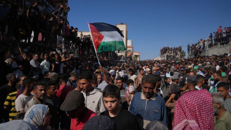 Rehine teslimi gecikirken İsrail insani yardımları yarıya indirdi