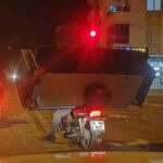 Adıyaman’da ilginç görüntü: Motosikletle koltuk taşıdı