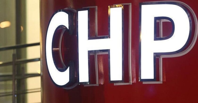 CHP'de istifalar sürüyor