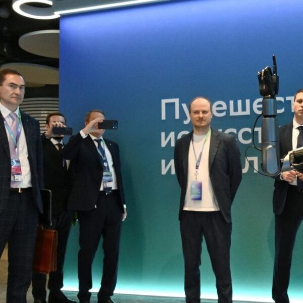 Putin, yapay zekada bağımsızlığın Rusya için “egemenlik meselesi” olduğunu söyledi