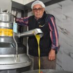 Devlet desteğiyle kurduğu tesisle yöre halkını üretime teşvik ediyor