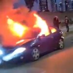 Adana’da hareket halindeki araç alev aldı