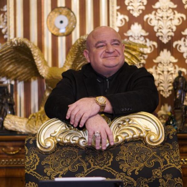 Girişimci lider Moiz Mitrani: Nitelikli triko iplik üretiminden Uluslararası Finansa Uzanan Başarı Hikâyesi