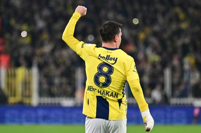 Fenerbahçe Mert Hakan Yandaş’ı resmen açıkladı! Alacağı maaş şaşkına çevirdi
