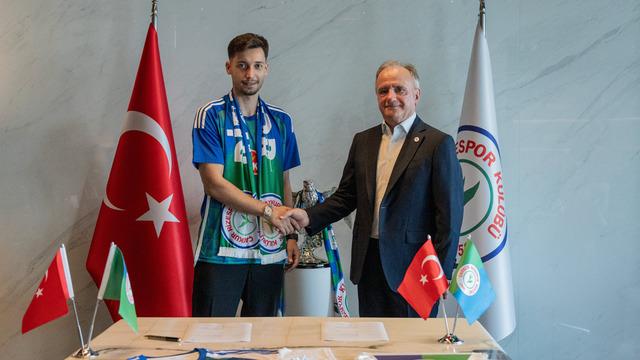 Beşiktaş’ta Tayyip Talha Sanuç, Çaykur Rizespor’a transfer oldu